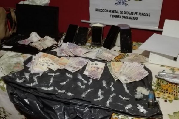 Allanamiento en el barrio Quilmes: Policías secuestraron marihuana y cocaína