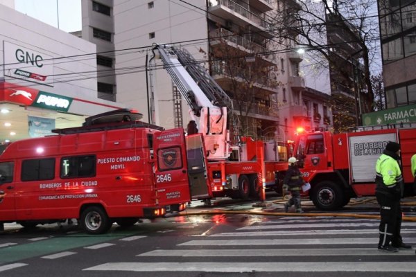 Según las pericias, el incendio se habría originado por la batería de un monopatín