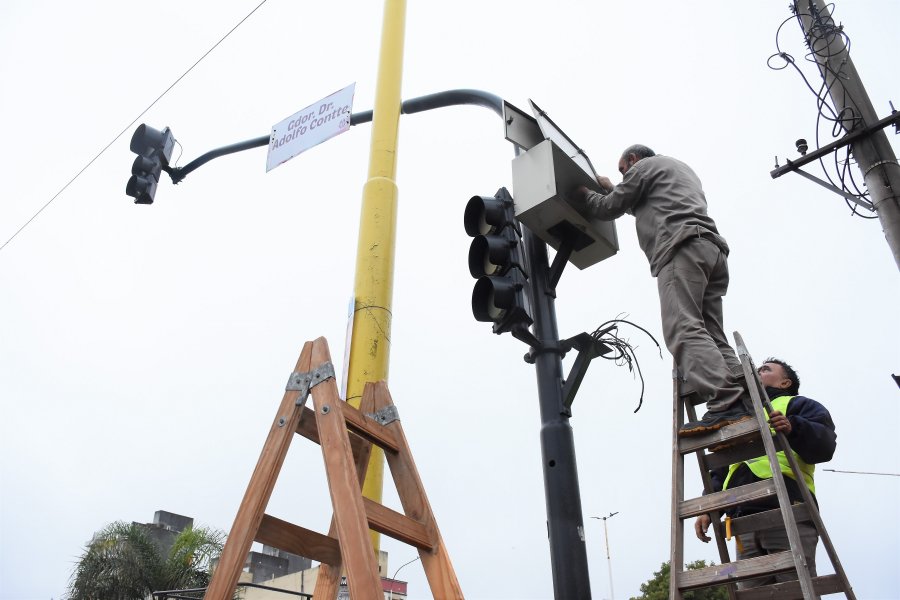 Avanza la modernización del sistema de semáforos del corredor Belgrano