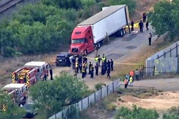 Encontraron 46 migrantes muertos en un camión abandonado en Texas