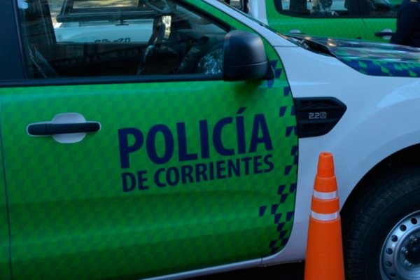 Corrientes: choque frontal entre un patrullero y una camioneta en zona rural