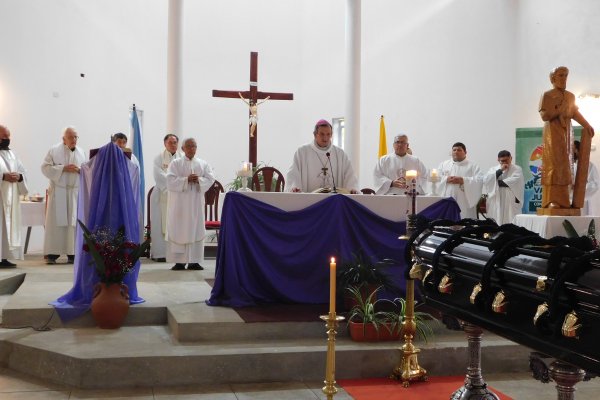 En la misa exequial, el obispo destacó el legado misionero del padre Raimundo Romero