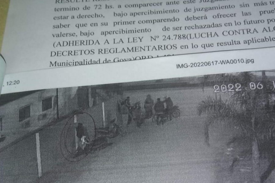 Extraño caso en Goya: Multaron a una vecina porque un hombre orinó en su muro
