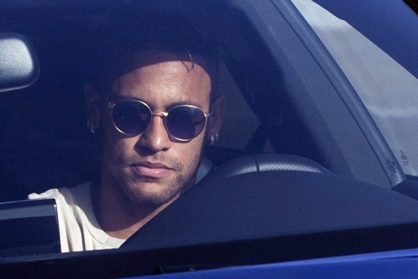 Neymar no quiere irse del PSG si no cobra una deuda de 200 millones de euros