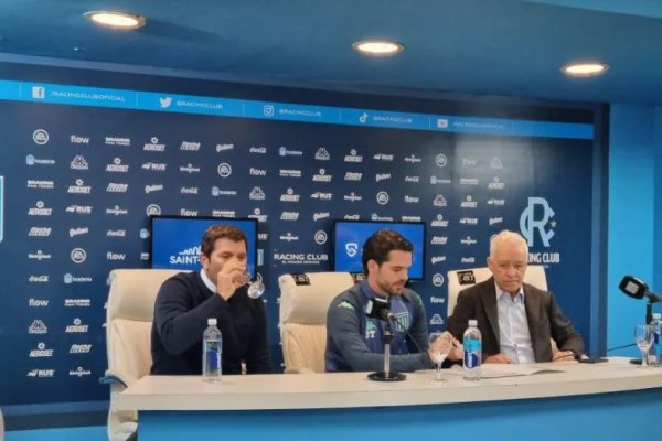 Fernando Gago extendió su contrato con Racing