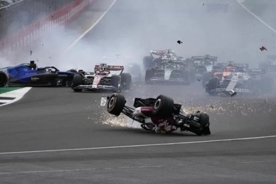 Terrible accidente en la F1: Múltiple choque en la largada en el GP de Gran Bretaña