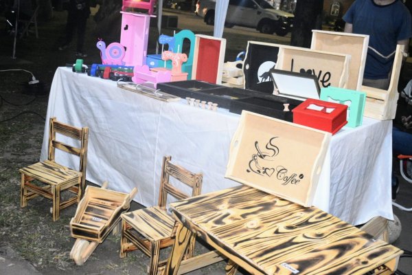 La Feria de Emprendedores se destaca por los show artísticos y la variedad de productos artesanales