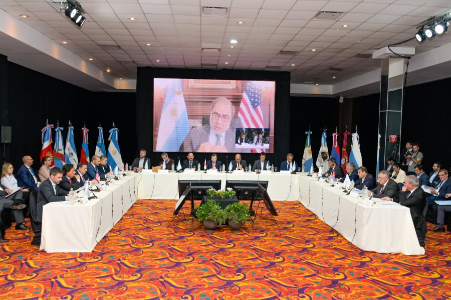 Corrientes: Inició la cumbre de gobernadores del Norte Grande con funcionarios nacionales
