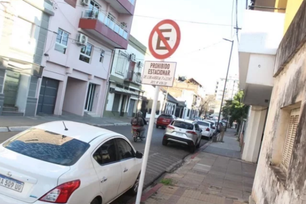 Nueva medida: Restringirán el estacionamiento por una calle céntrica