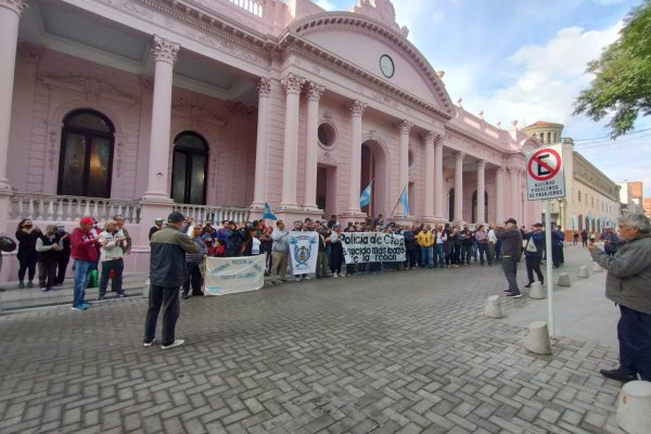 Corrientes: Reclamo policial llegó a la Jefatura y hay promesas de diálogo