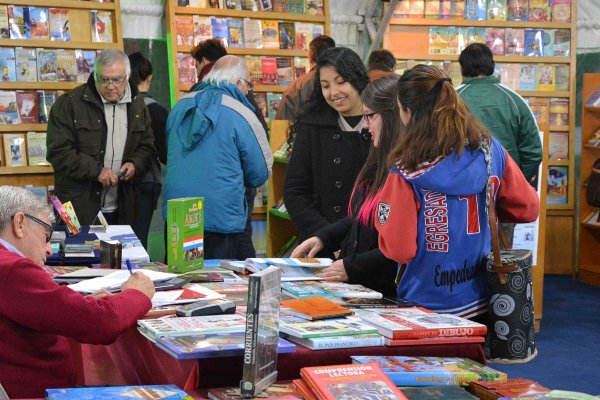 Charlas, talleres, música en vivo y literatura correntina en la XII Feria Provincial del Libro