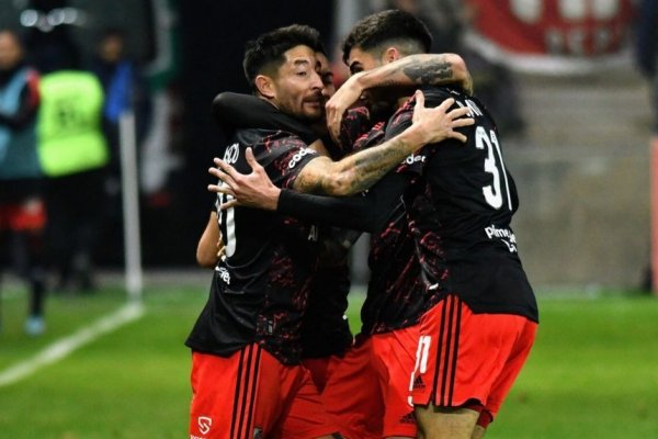 River levantó cabeza y goleó a Barracas Central