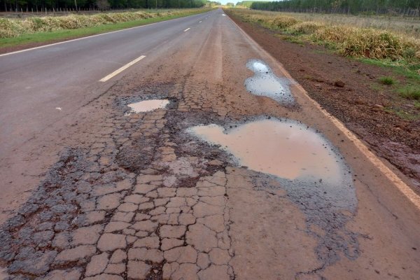 Corrientes: A menos de dos años de repavimentada una ruta está totalmente rota