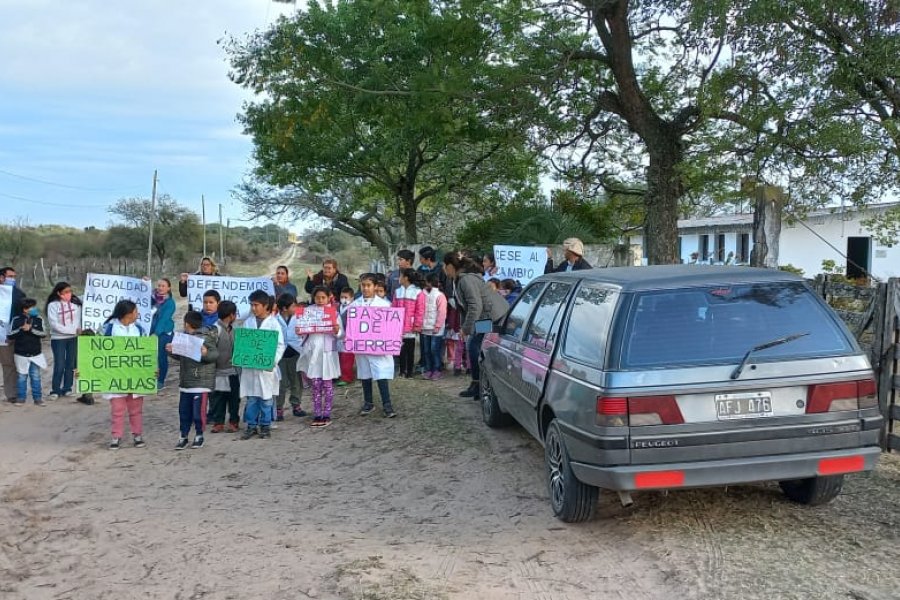 Corrientes: Siguen los reclamos por cierres de escuelas rurales en la provincia