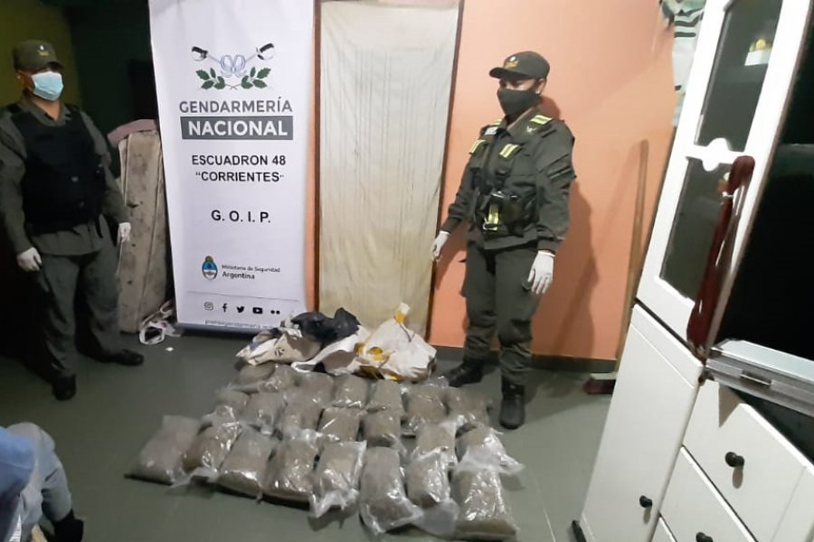 Detienen a un hombre con más de 21 kilos de marihuana en Corrientes