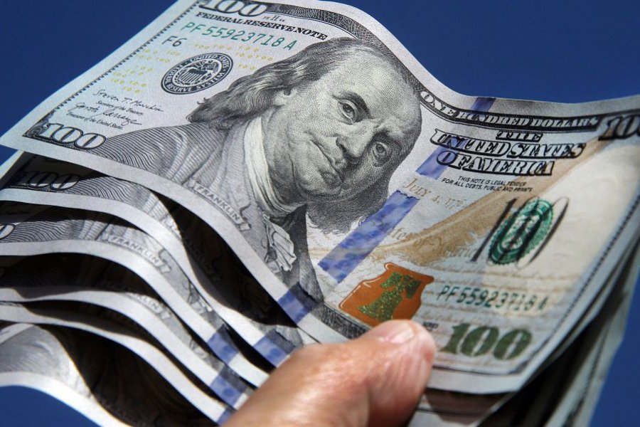 Por primera vez, el dólar blue superó los $300