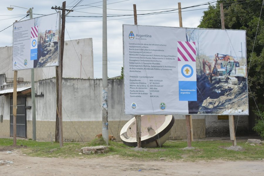 Corrientes: Extraña desaparición de un cartel de obra pública nacional en el asentamiento La Chola