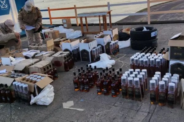Corrientes: Prefectura secuestró equipos electrónicos, cubiertas y bebidas alcohólicas