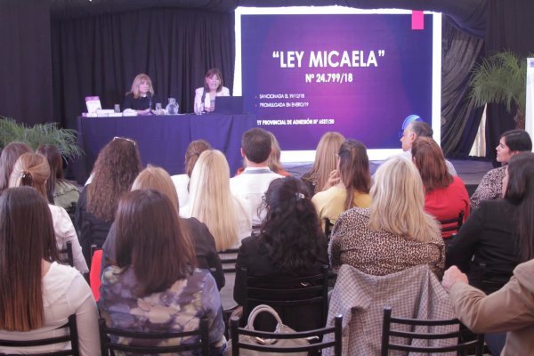 Charla-Ley Micaela; “La lucha contra la violencia debe darse desde todos los ámbitos”