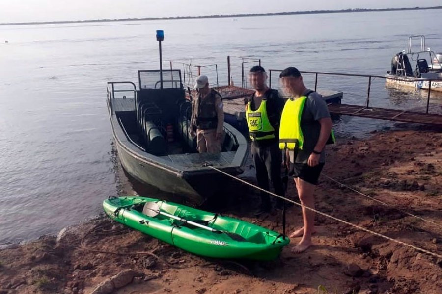 Corrientes: Prefectura rescató a dos kayakistas en el río Paraná