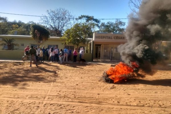 Protesta en la Isla Apipé por mala praxis y malos tratos en el hospital