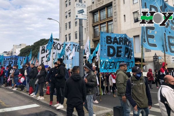 Piqueteros vuelven a marchar este jueves para reclamar Salario Básico Universal y más asistencia social