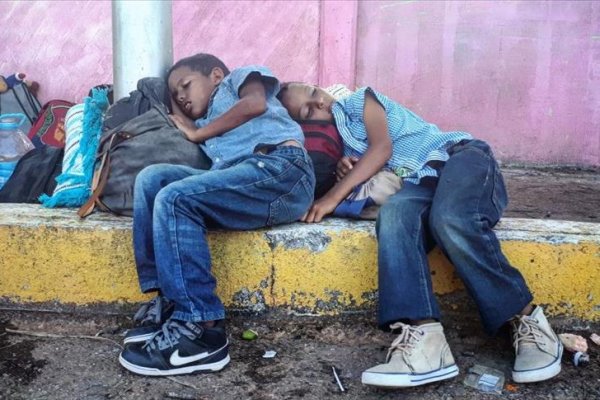 Honduras y EEUU se comprometieron a ayudar a miles de niños en la frontera