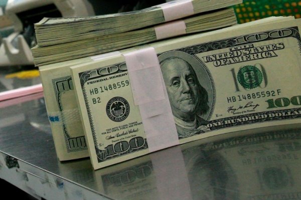 El dólar Qatar cumple dos meses y se desploma el uso de las tarjetas de crédito en el exterior