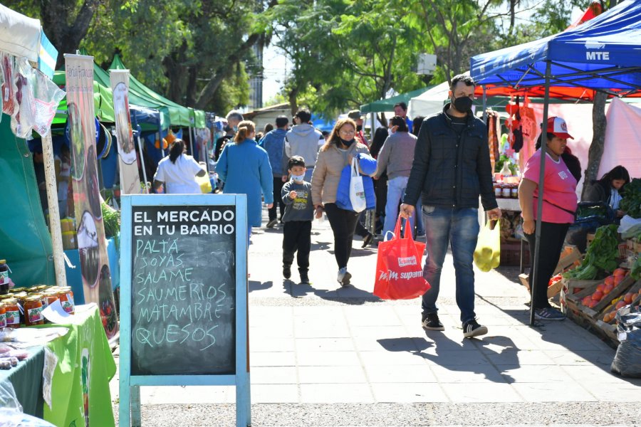 Continúa el 22° Encuentro Provincial de Ferias Francas en el Parque Mitre