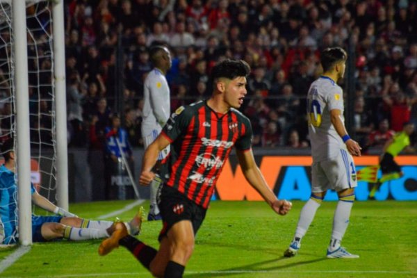 Patronato goleó 3-0 a Boca en Paraná