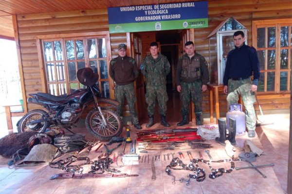 La Policía demoró a tres sujetos y en poder de los mismos varias armas de fuego