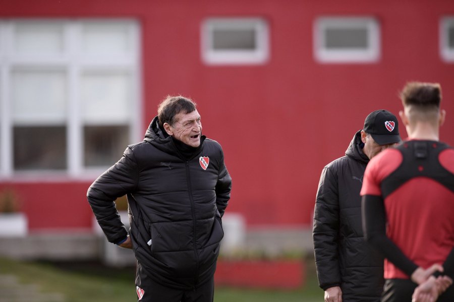 Julio Falcioni: "Volver a dirigir a Independiente era difícil de rechazar"
