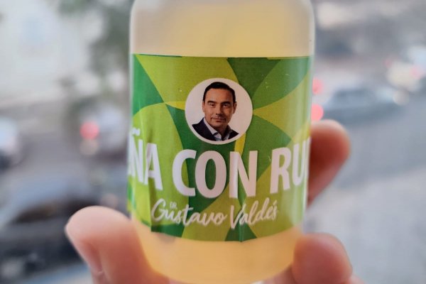 Corrientes: irritación social por el marketing oficial de la caña con ruda