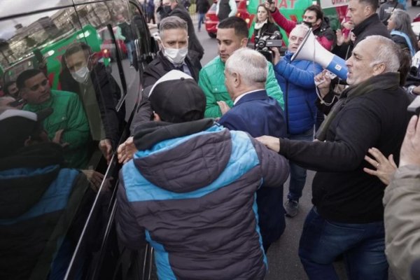 Demoraron a dos personas por agresión a la prensa frente a Casa Rosada