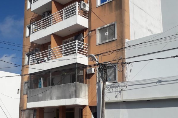 Corrientes: odisea de vecinos en un edificio que se inunda con líquidos cloacales