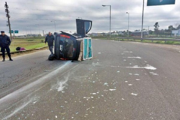 Viajaba hacia Corrientes, se durmió y volcó