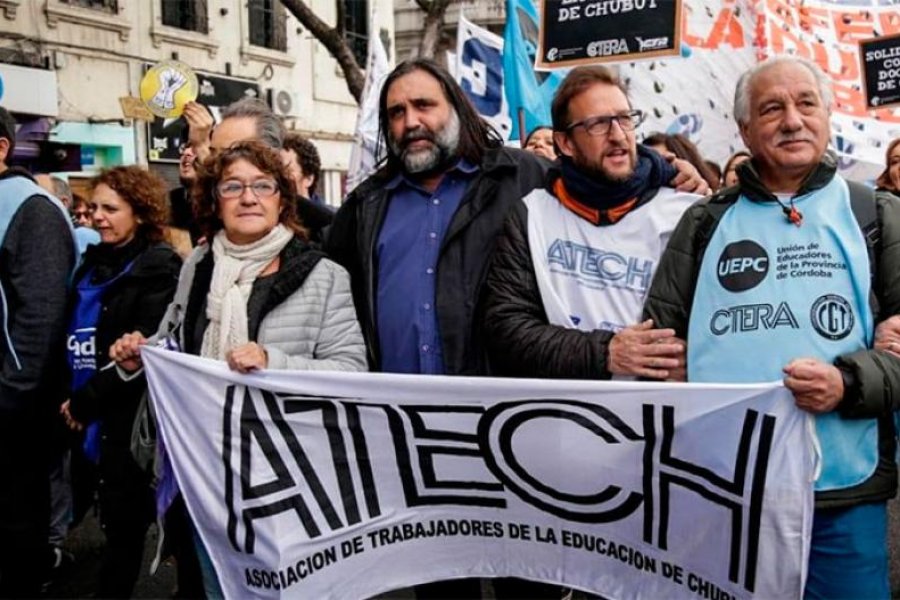 Ctera convoca a un paro nacional docente este miércoles contra la condena a un gremialista que incendió la Legislatura de Chubut