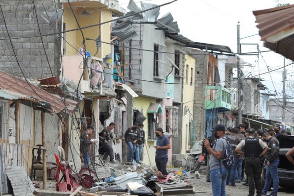Cinco muertos y 26 heridos en una explosión en Guayaquil