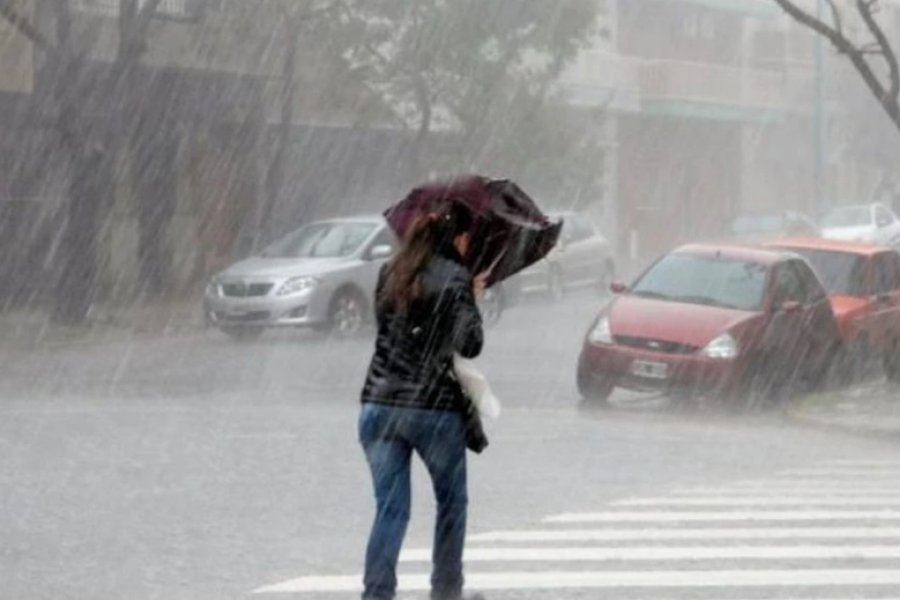 Rige un alerta por tormentas para Capital y ocho localidades