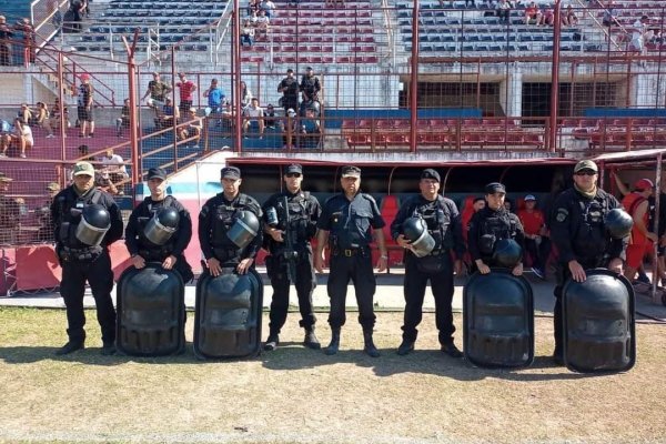 La Policía de Corrientes prestó servicio en canchas de futbol durante este fin de semana, los cuales finalizaron con éxito