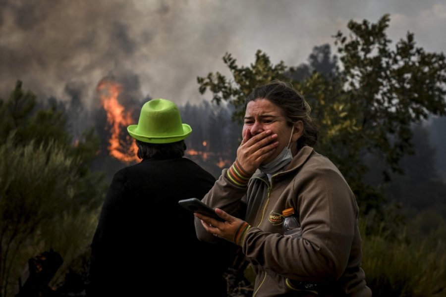 Más de 1.200 bomberos combaten un incendio en Portugal