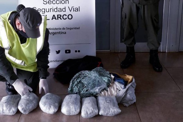 Detectan un bolso con tres kilos de marihuana en un ómnibus