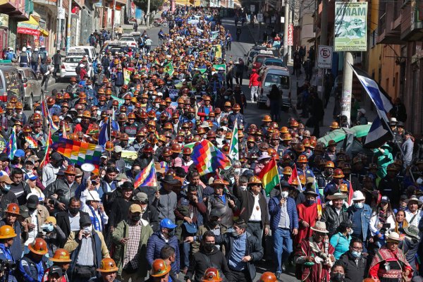 Bolivia: masiva manifestación a favor de la democracia
