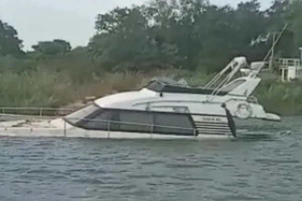 Corrientes: se hundió un yate en el río Paraná