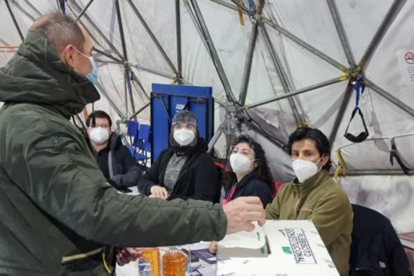 Comenzó la votación en Chile a favor o en contra de la nueva Constitución