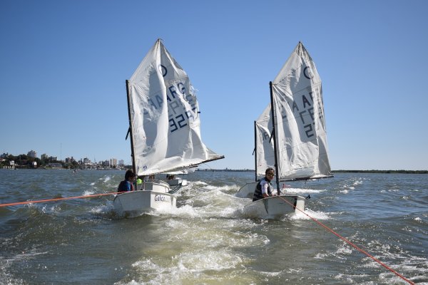 Dri y Noronha oro en la 3° edición del Campeonato Correntino de Vela Ligera