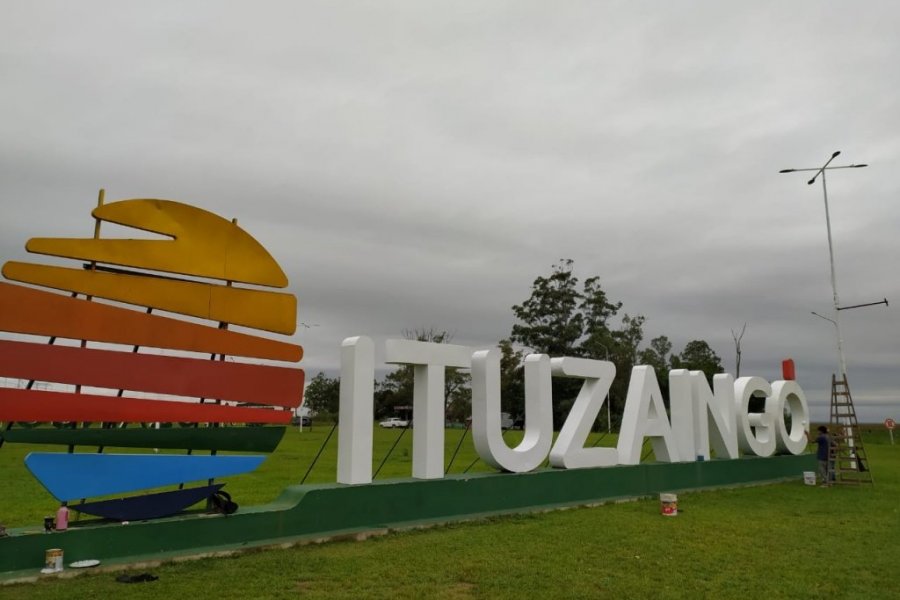Accidente fatal en Ituzaingó: motociclista murió atropellado por un auto