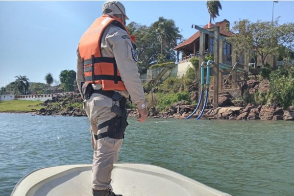 Manchas en el Paraná: el remolcador llevaba 9 barcazas de gasoil y nafta