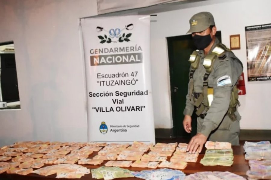Corrientes: transportaba una millonaria cifra sin documentación en la cabina del camión