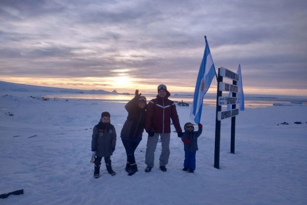 La esposa de un correntino hace soberanía pedagógica en la Antártida